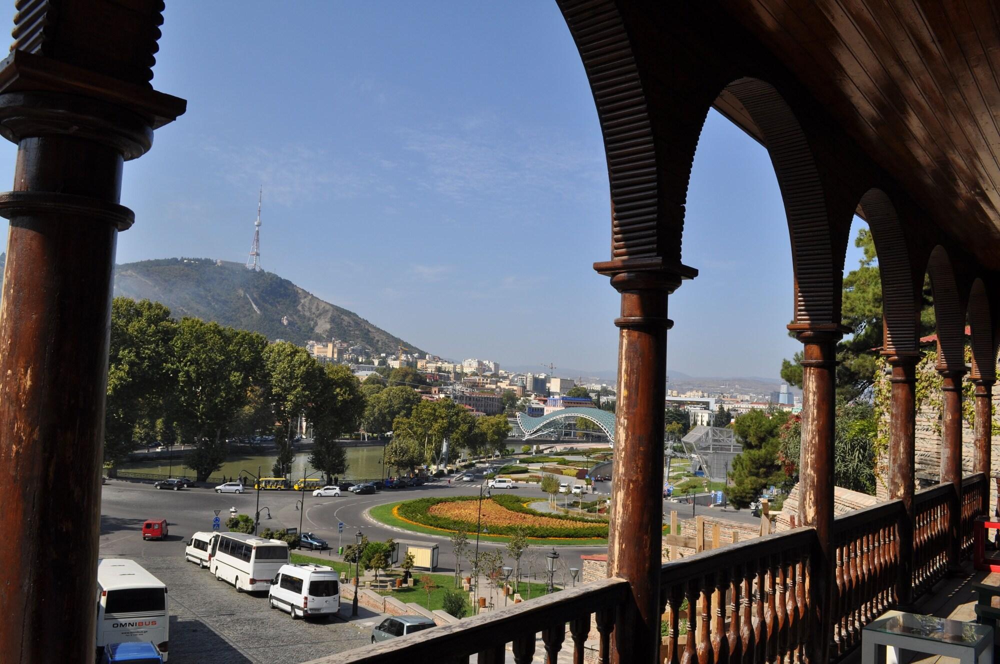 Tiflis Metekhi Hotel Esterno foto